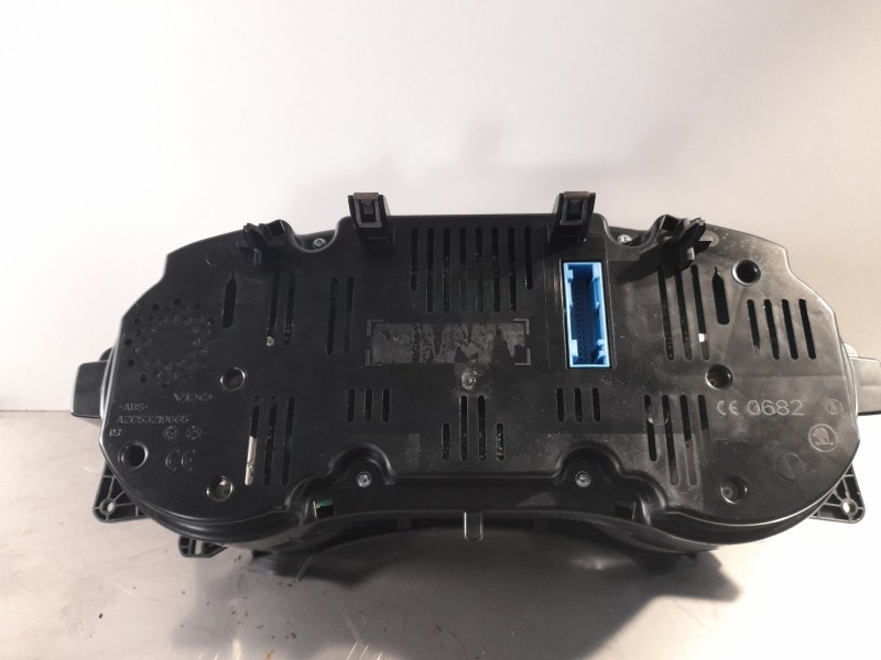 Recambio de cuenta kilometros para skoda superb ii (3t4) 1.6 tdi referencia OEM IAM 3T1920  