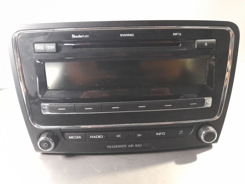 Recambio de sistema audio / radio cd para skoda superb ii (3t4) 1.6 tdi referencia OEM IAM 3T0035161G  