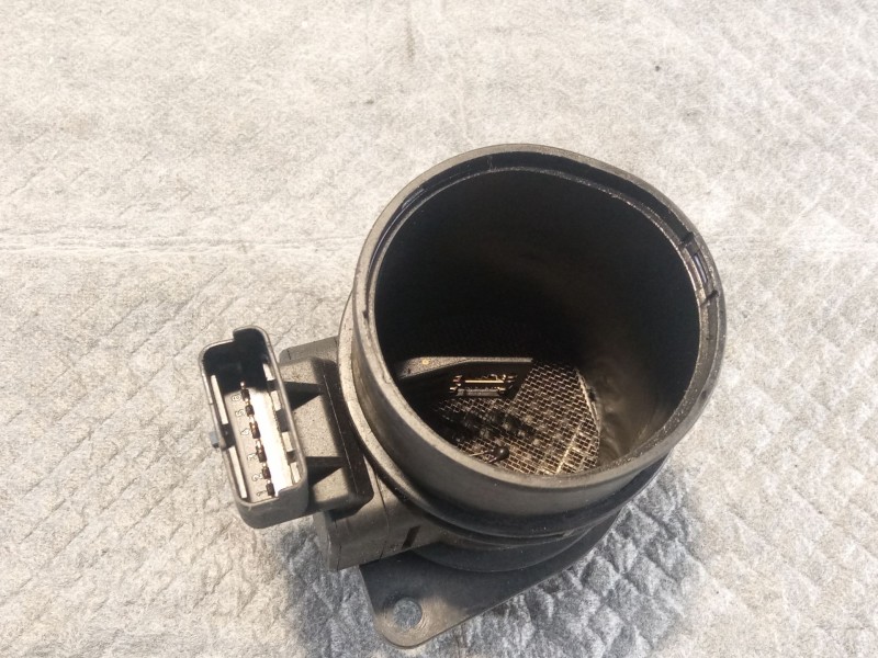 Recambio de caudalimetro para renault megane referencia OEM IAM 77001044267700109812  