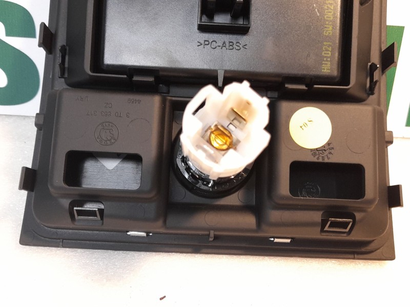 Recambio de pantalla multifuncion para skoda superb ii (3t4) 1.6 tdi referencia OEM IAM 3T0919201  