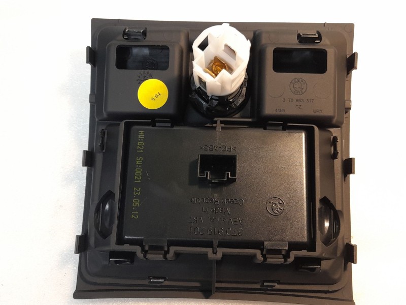 Recambio de pantalla multifuncion para skoda superb ii (3t4) 1.6 tdi referencia OEM IAM 3T0919201  