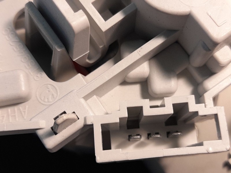 Recambio de piloto porton trasero izquierdo para skoda superb ii (3t4) 1.6 tdi referencia OEM IAM 08S3T5945093  