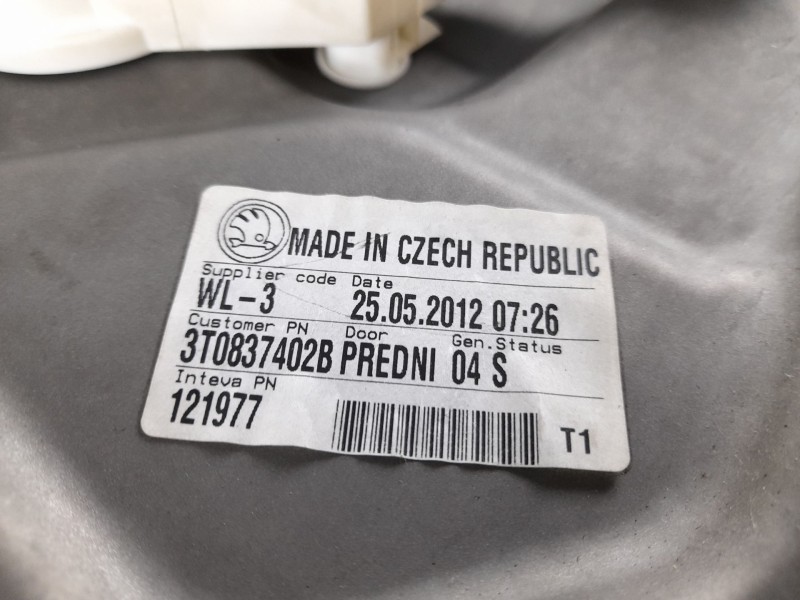 Recambio de elevalunas delantero derecho para skoda superb ii (3t4) 1.6 tdi referencia OEM IAM 3T0837402B  