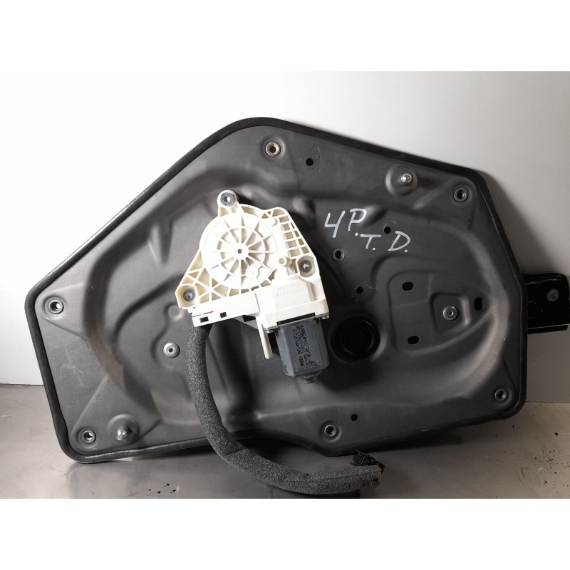 Recambio de elevalunas trasero derecho para skoda superb ii (3t4) 1.6 tdi referencia OEM IAM   8K0959812A REF. MOTOR