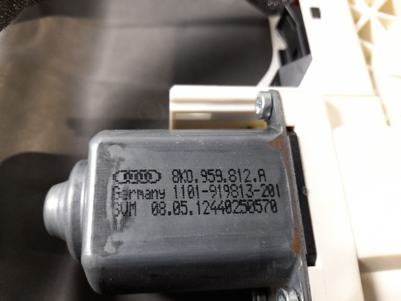 Recambio de elevalunas trasero derecho para skoda superb ii (3t4) 1.6 tdi referencia OEM IAM   8K0959812A REF. MOTOR