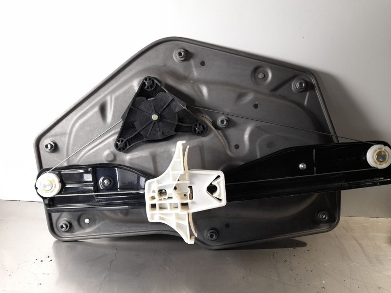 Recambio de elevalunas trasero izquierdo para skoda superb ii (3t4) 1.6 tdi referencia OEM IAM 3T5839401A  