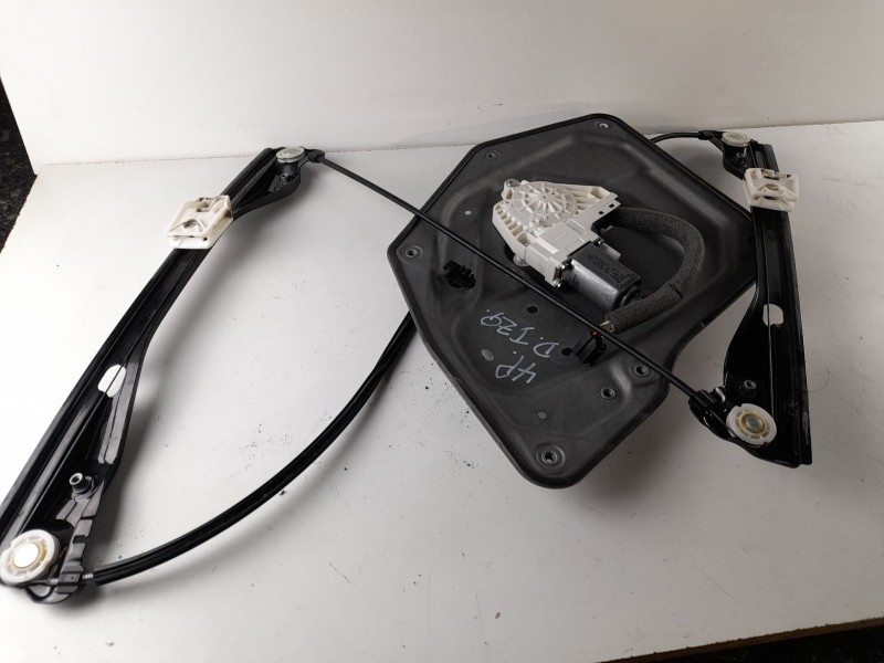 Recambio de elevalunas delantero izquierdo para skoda superb ii (3t4) 1.6 tdi referencia OEM IAM   8K0959801A MOTOR