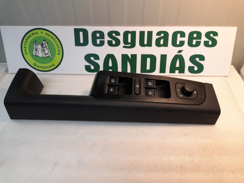 Recambio de mando elevalunas delantero izquierdo para skoda superb ii (3t4) 1.6 tdi referencia OEM IAM 3T0867197  