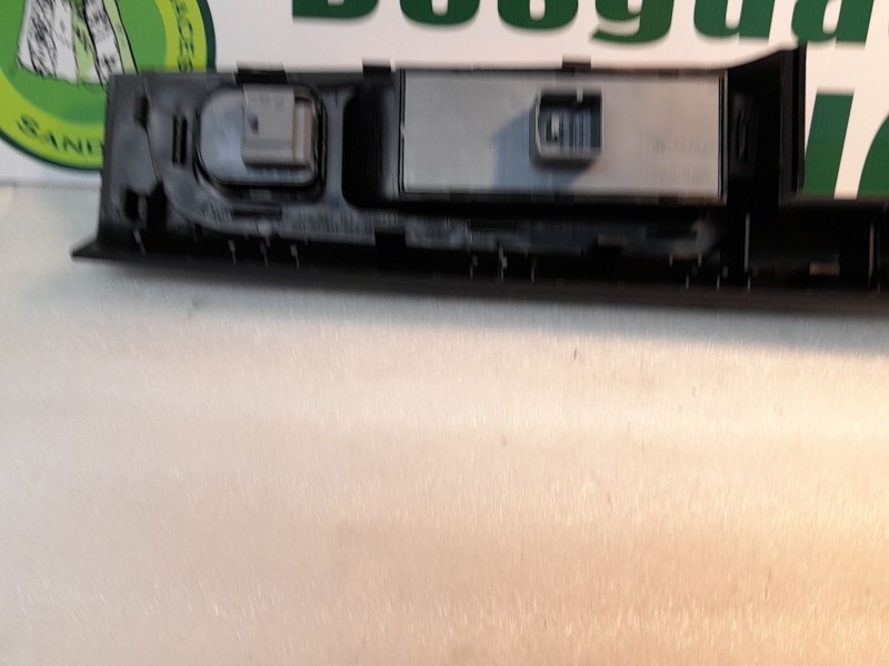 Recambio de mando elevalunas delantero izquierdo para skoda superb ii (3t4) 1.6 tdi referencia OEM IAM 3T0867197  