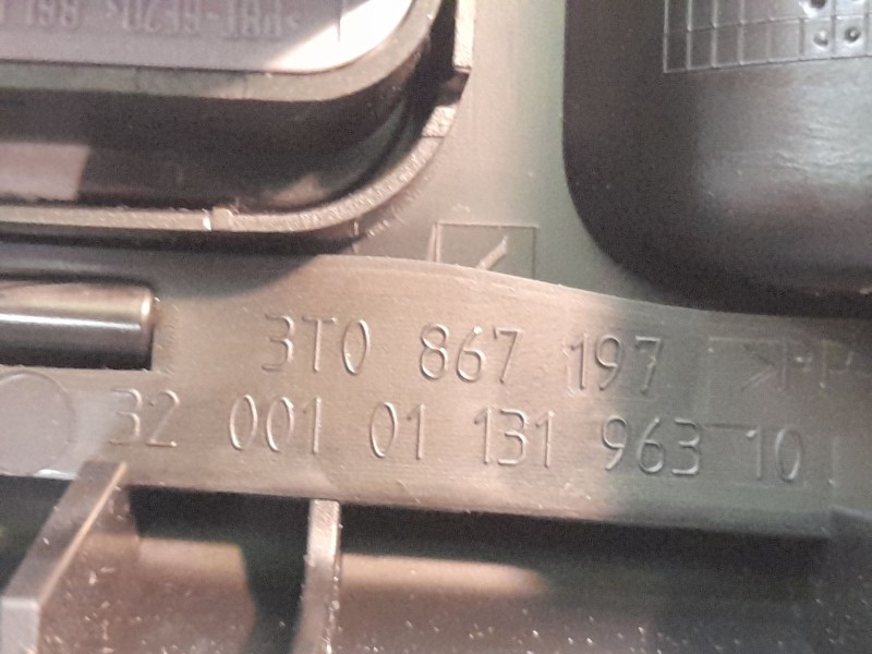 Recambio de mando elevalunas delantero izquierdo para skoda superb ii (3t4) 1.6 tdi referencia OEM IAM 3T0867197  