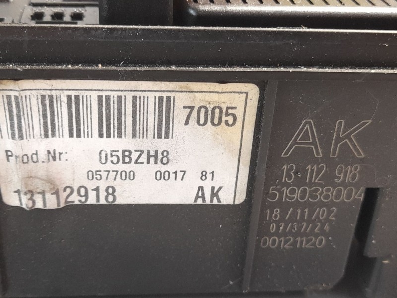 Recambio de caja reles / fusibles para opel vectra referencia OEM IAM 51903800413112918  