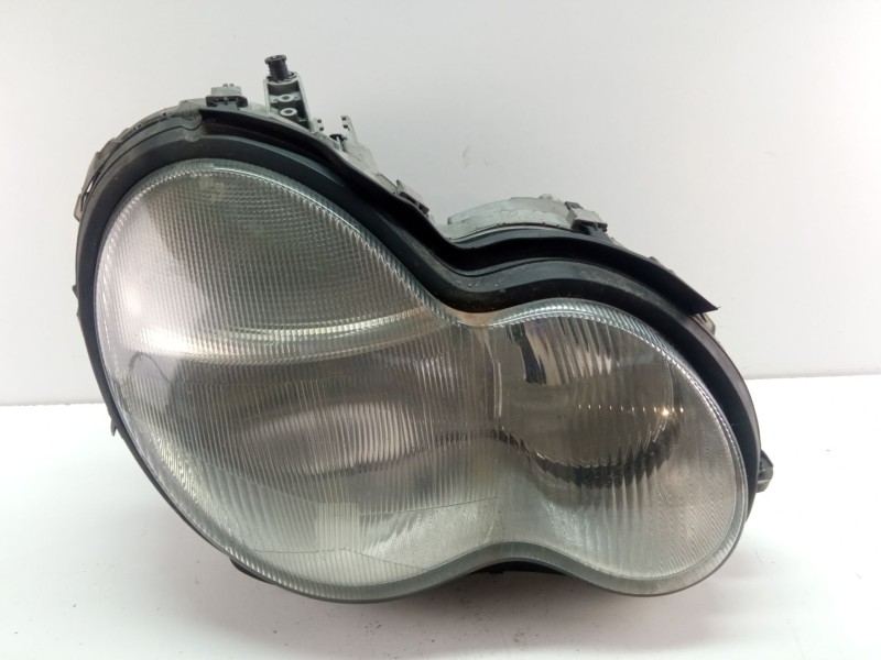 Recambio de faro delantero derecho para mercedes-benz c220 cdi w203 referencia OEM IAM A2038201261  