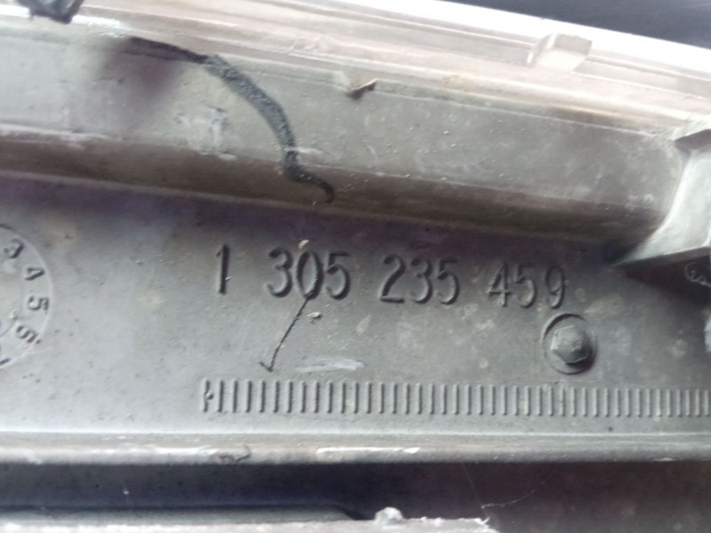 Recambio de faro delantero derecho para mercedes-benz c220 cdi w203 referencia OEM IAM A2038201261  