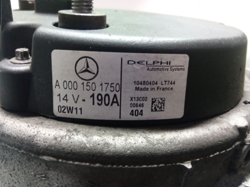 Recambio de alternador 190a para mercedes benz c220 referencia OEM IAM A0001501750  
