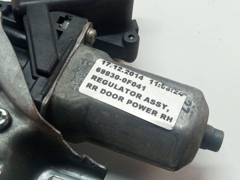 Recambio de motor elevalunas trasero derecho para toyota verso 1.5d 110cv referencia OEM IAM C39429100  