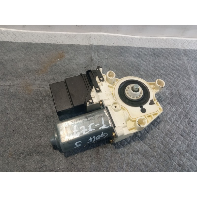 Recambio de motor elevalunas trasero izquierdo para volkswagen golf referencia OEM IAM 997756-101/774.60060.01  