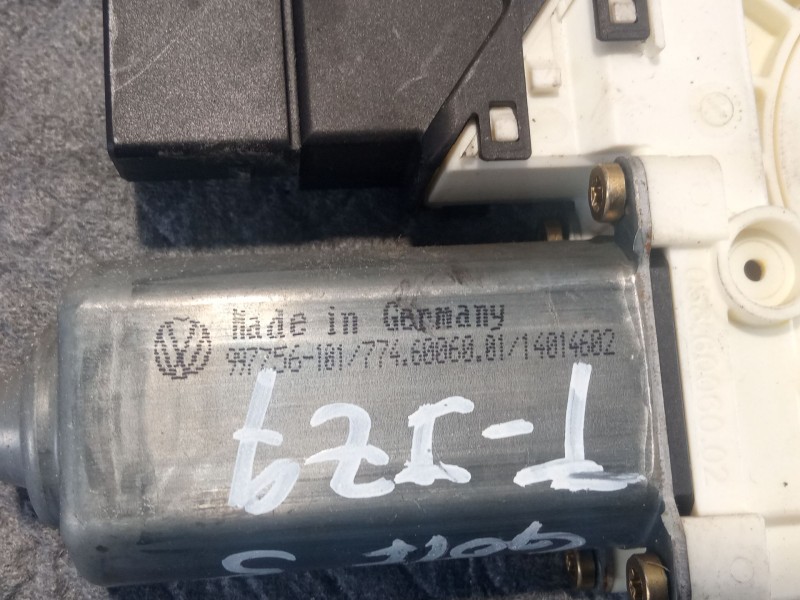 Recambio de motor elevalunas trasero izquierdo para volkswagen golf referencia OEM IAM 997756-101/774.60060.01  