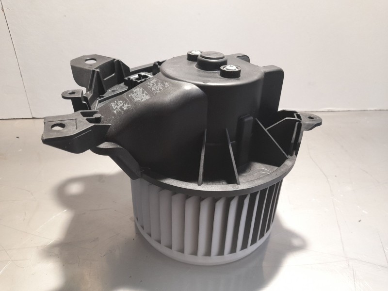 Recambio de motor calefaccion para opel corsa referencia OEM IAM A43000900  