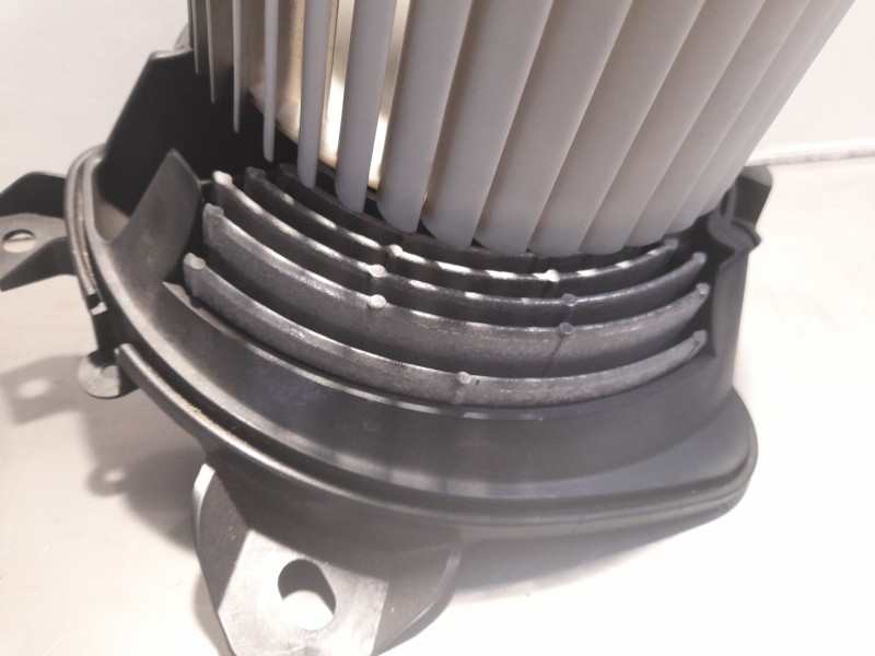 Recambio de motor calefaccion para opel corsa referencia OEM IAM A43000900  