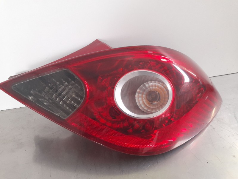 Recambio de piloto trasero derecho para opel corsa referencia OEM IAM 1318635189038961A  