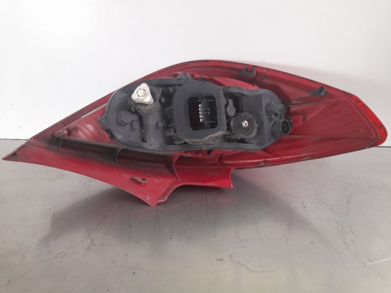 Recambio de piloto trasero derecho para opel corsa referencia OEM IAM 1318635189038961A  