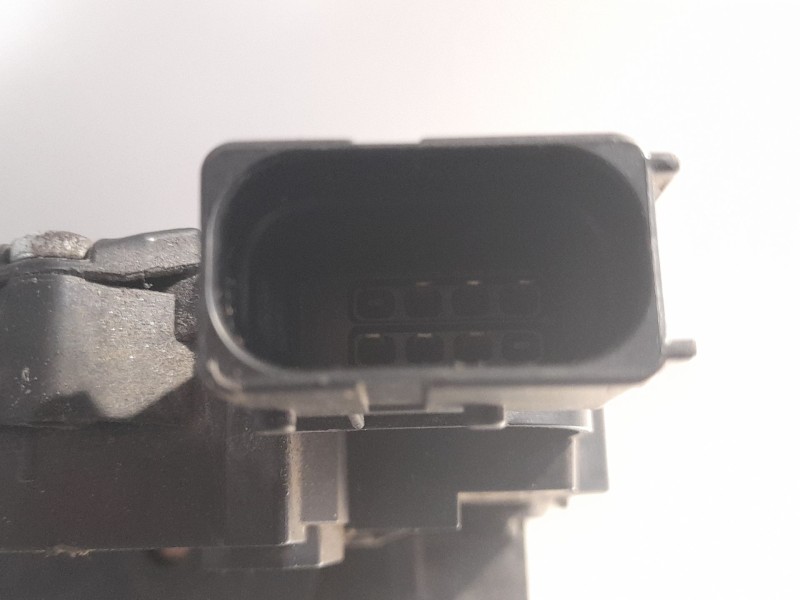 Recambio de cerradura puerta delantera izquierda para opel corsa referencia OEM IAM 55702895  