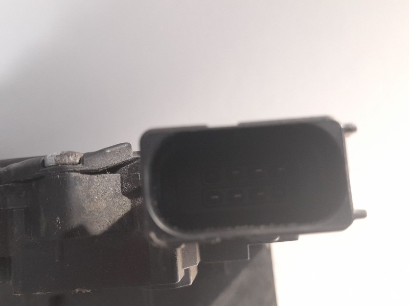 Recambio de cerradura puerta delantera izquierda para opel corsa referencia OEM IAM 55702895  