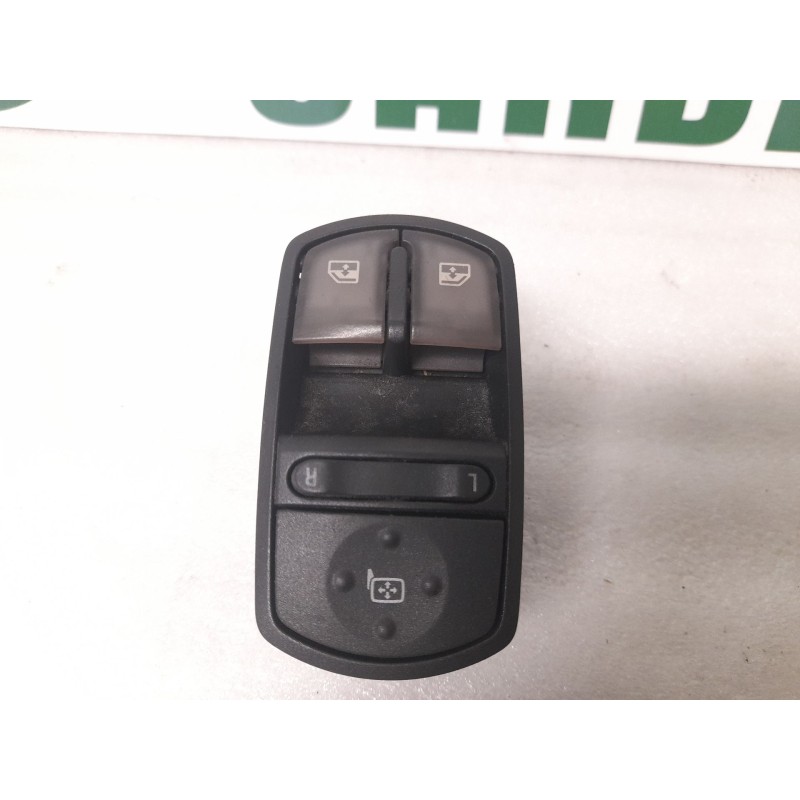 Recambio de mando elevalunas delantero izquierdo para opel corsa referencia OEM IAM 13258522AD  