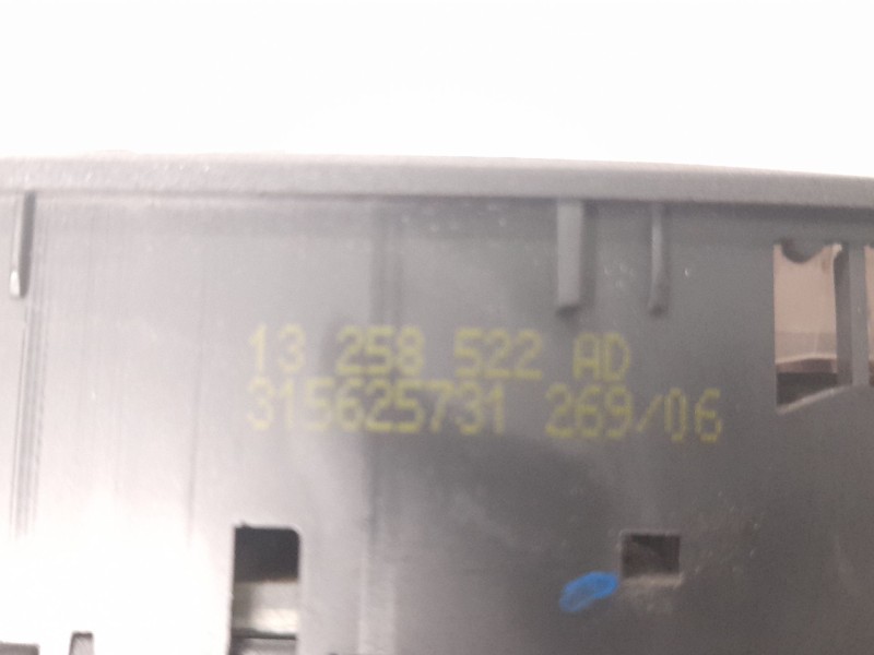 Recambio de mando elevalunas delantero izquierdo para opel corsa referencia OEM IAM 13258522AD  