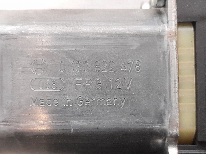 Recambio de motor elevalunas delantero derecho para renault megane iv sport tourer (k9a/m/n_) 1.6 dci 130 referencia OEM IAM 013