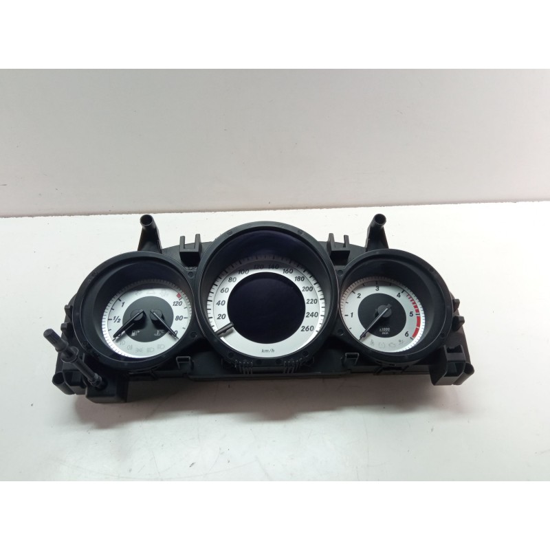 Recambio de cuenta kilometros para mercedes-benz clase c (w204) c 180 cdi (204.000) referencia OEM IAM A2049004609  