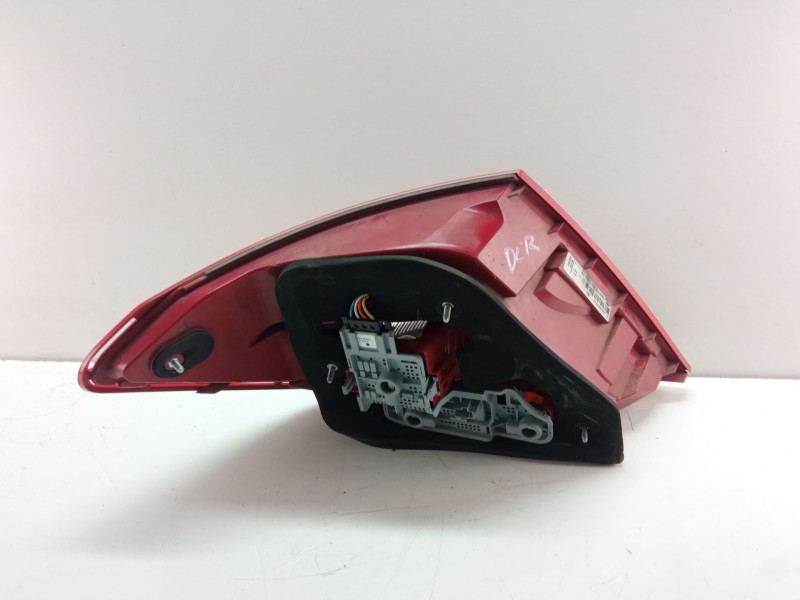 Recambio de piloto trasero derecho para mercedes-benz clase c (w204) c 180 cdi (204.000) referencia OEM IAM 2049060303  