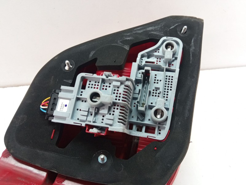 Recambio de piloto trasero derecho para mercedes-benz clase c (w204) c 180 cdi (204.000) referencia OEM IAM 2049060303  