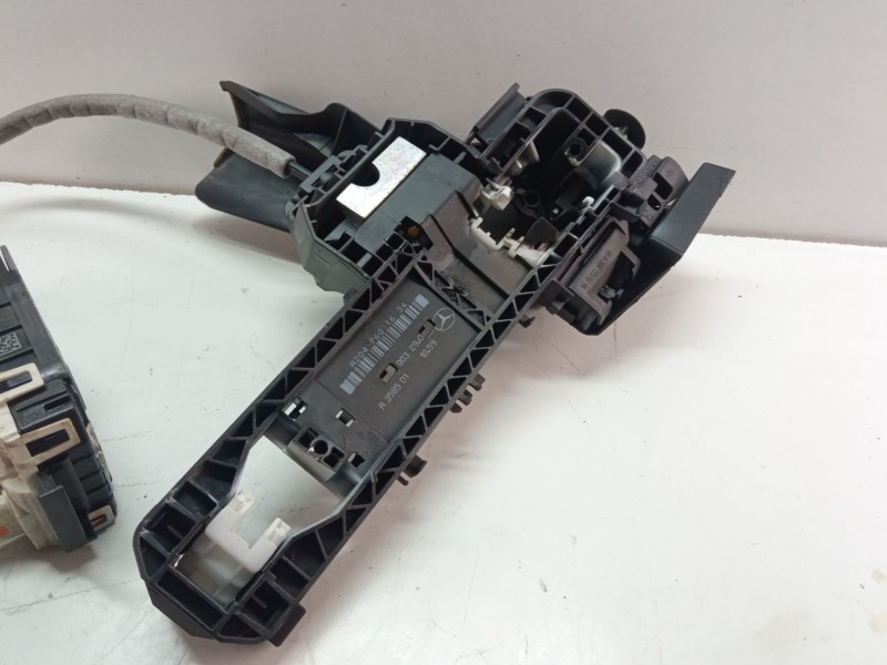 Recambio de cerradura puerta delantera derecha para mercedes-benz clase c (w204) c 180 cdi (204.000) referencia OEM IAM A0997200