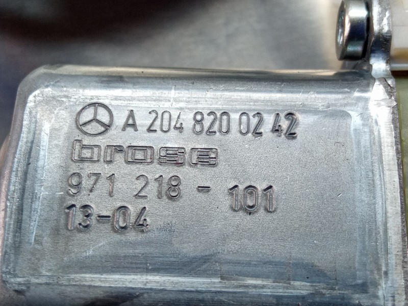 Recambio de elevalunas delantero derecho para mercedes-benz clase c (w204) c 180 cdi (204.000) referencia OEM IAM A2048204102  