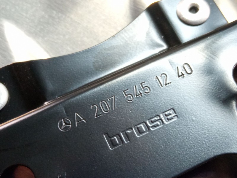 Recambio de elevalunas delantero derecho para mercedes-benz clase c (w204) c 180 cdi (204.000) referencia OEM IAM A2048204102  