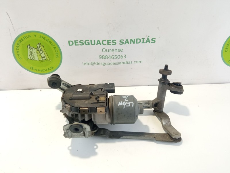 Recambio de motor limpiaparabrisas delantero derecho para seat león referencia OEM IAM   