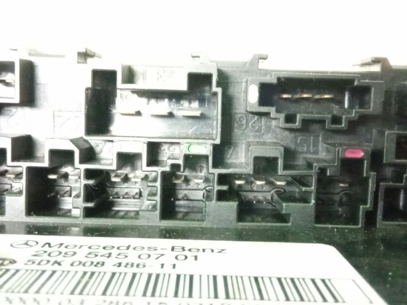 Recambio de caja reles / fusibles para mercedes-benz c 270 cdi referencia OEM IAM 2095450701  