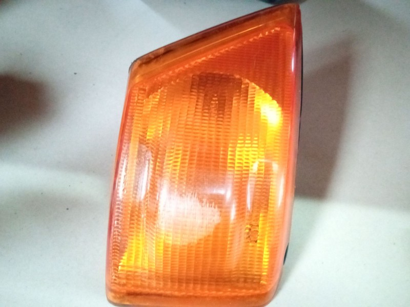 Recambio de piloto intermitente delantero derecho para iveco daily referencia OEM IAM 086631502R  