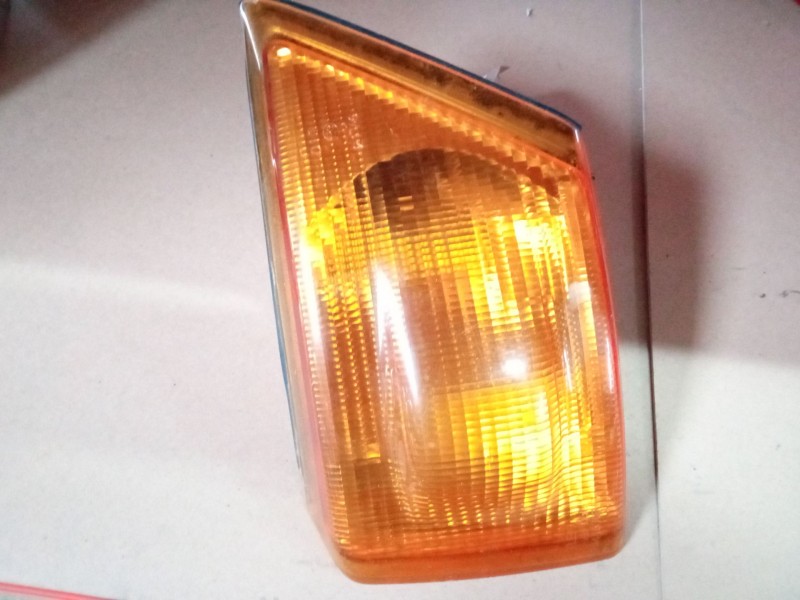 Recambio de piloto intermitente delantero izquierdo para iveco daily referencia OEM IAM 131516148  