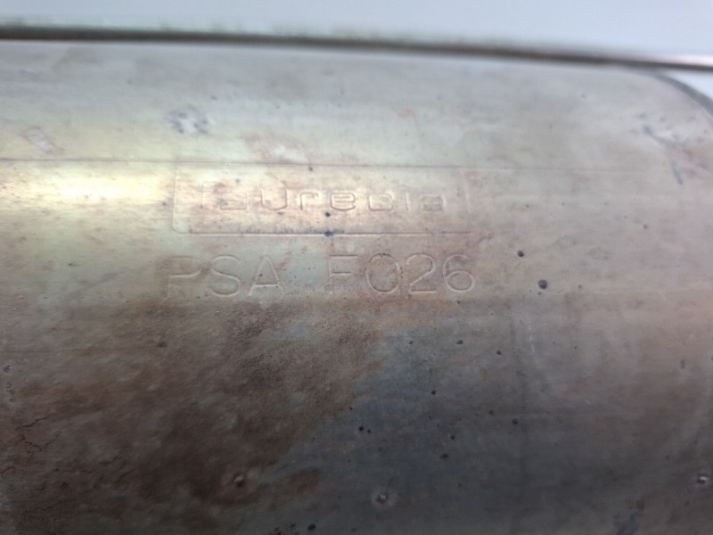 Recambio de filtro de particulas para peugeot 508 referencia OEM IAM F026  