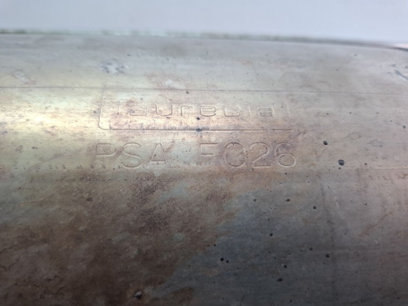 Recambio de filtro de particulas para peugeot 508 referencia OEM IAM F026  