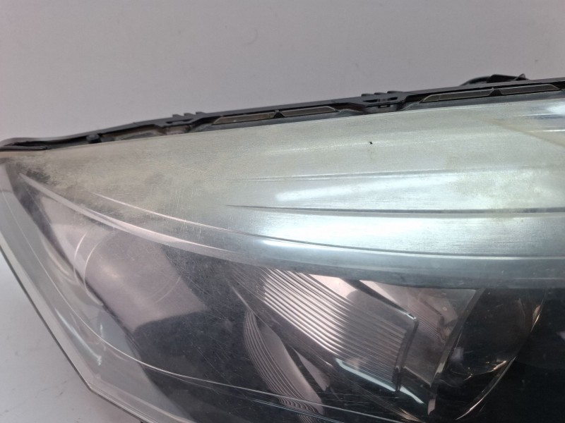 Recambio de faro delantero derecho para renault laguna iii referencia OEM IAM 260105823R  