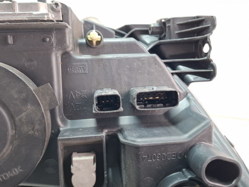 Recambio de faro delantero izquierdo para renault laguna iii referencia OEM IAM 26601102R  