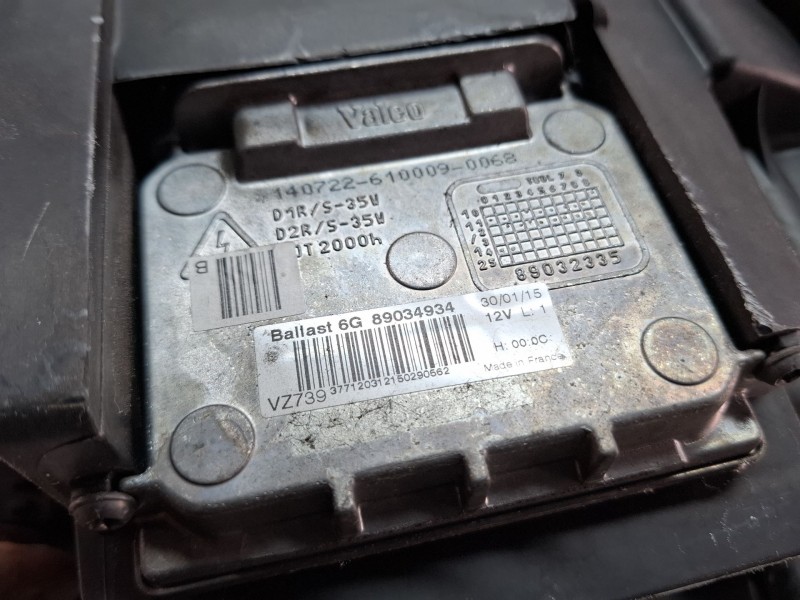 Recambio de faro delantero izquierdo para renault laguna iii referencia OEM IAM 26601102R  