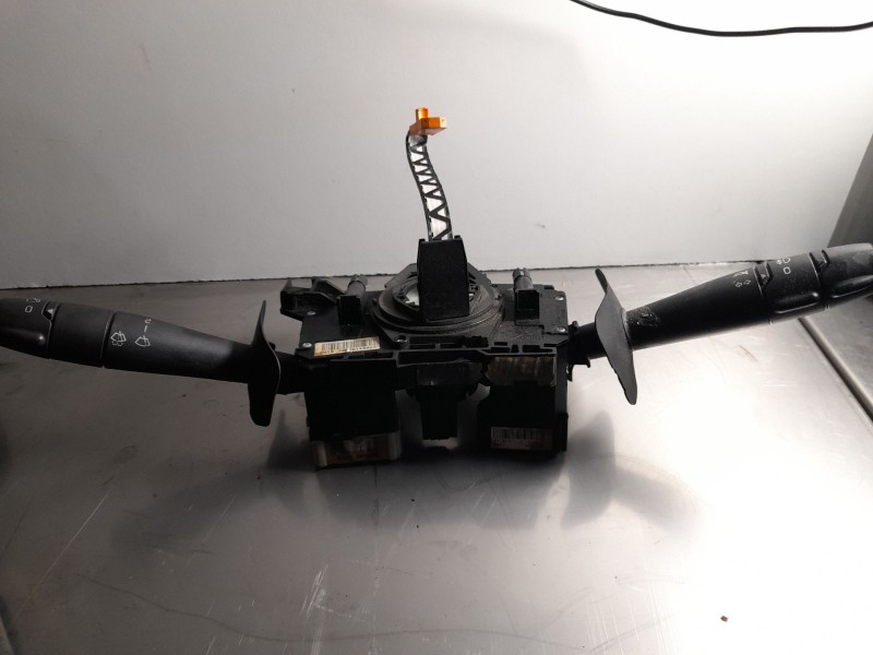 Recambio de com2000 para renault clio referencia OEM IAM 54353849  