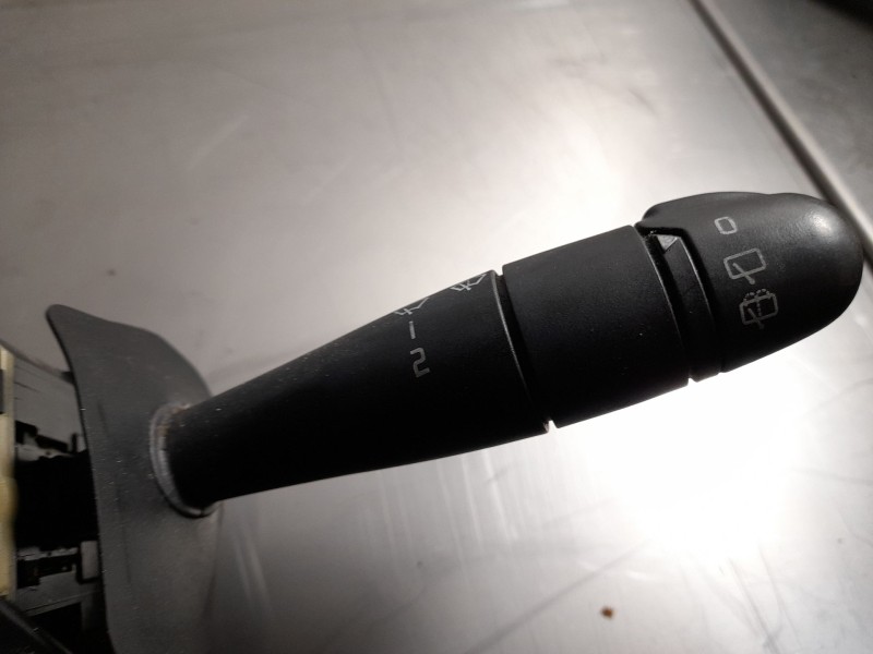 Recambio de com2000 para renault clio referencia OEM IAM 54353849  