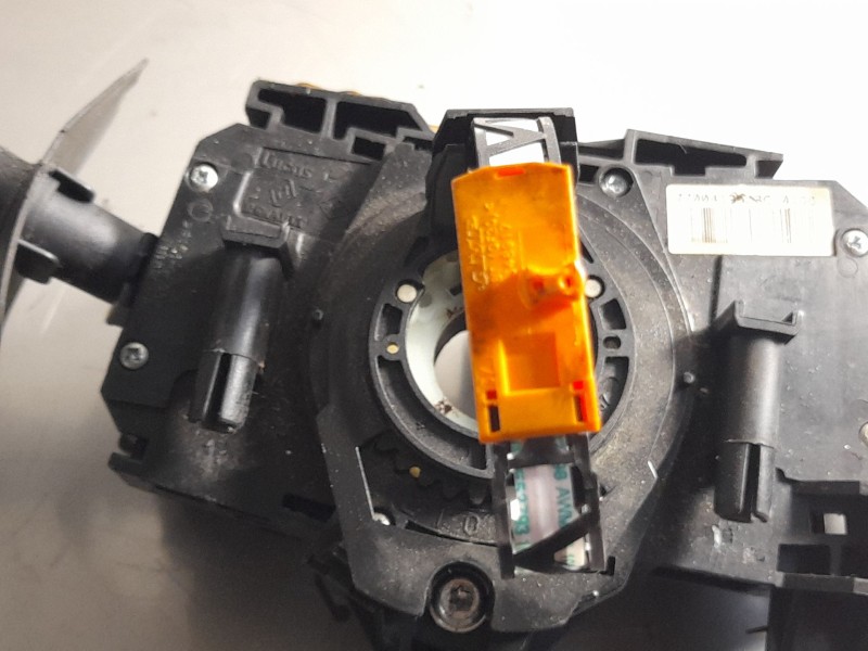 Recambio de com2000 para renault clio referencia OEM IAM 54353849  