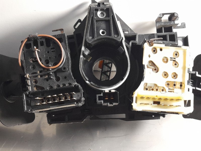 Recambio de com2000 para renault clio referencia OEM IAM 54353849  