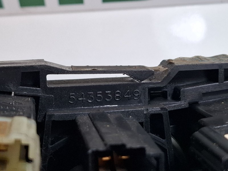 Recambio de com2000 para renault clio referencia OEM IAM 54353849  